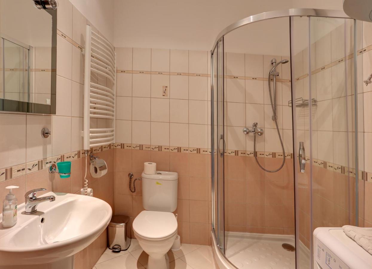 Ferienwohnung Karlovy Vary Zamecky Vrch Exterior foto