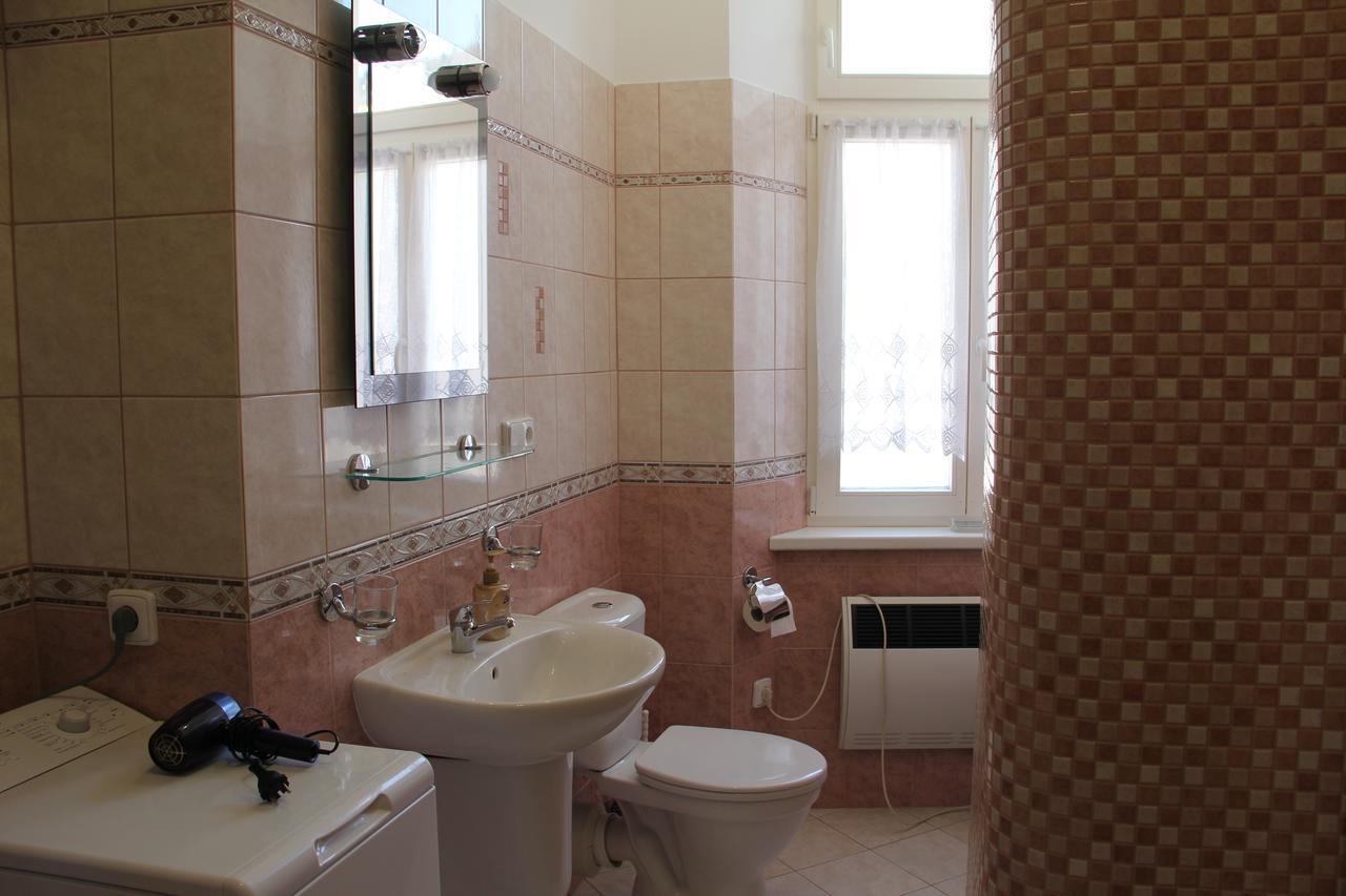 Ferienwohnung Karlovy Vary Zamecky Vrch Exterior foto